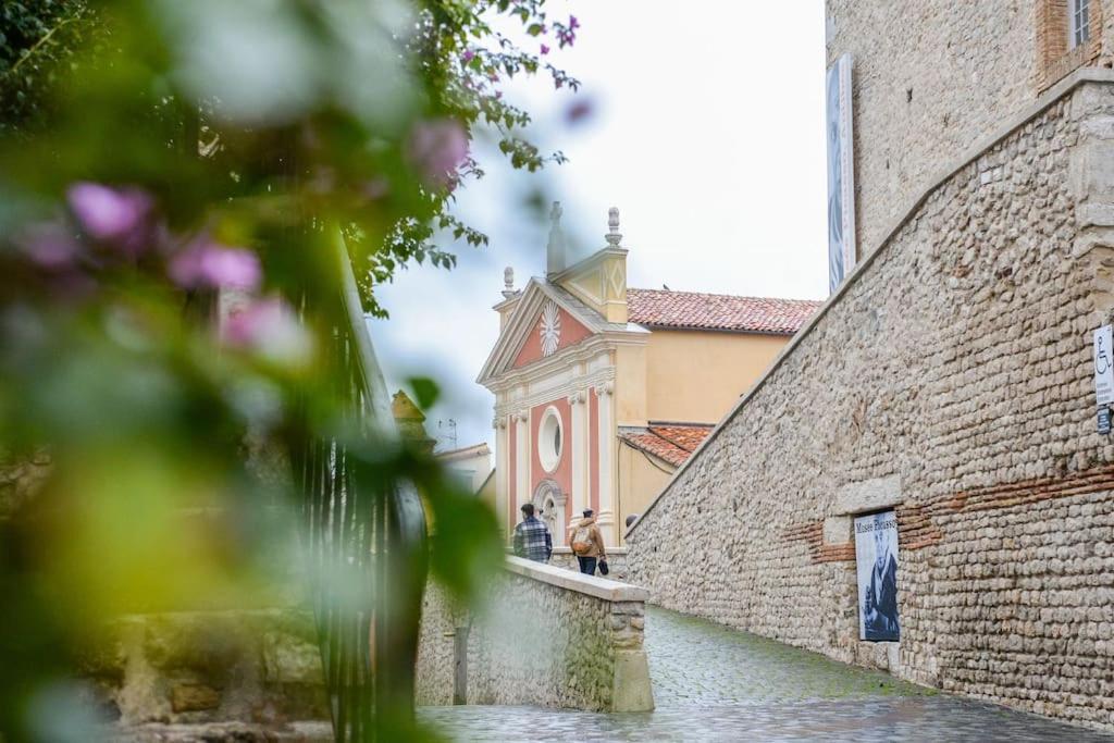 Апартаменты Old Town Antibes Superb New Flat, For 3, Ac, Wi-Fi Экстерьер фото