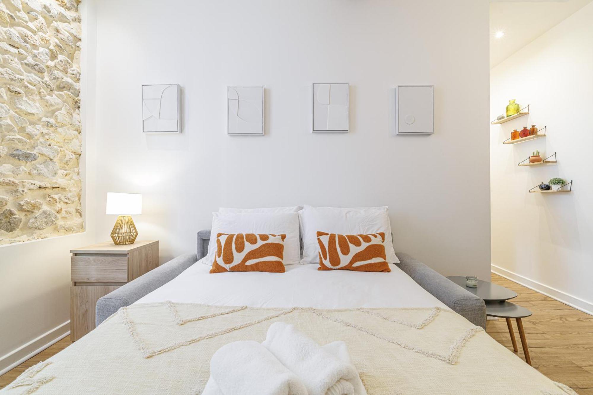 Апартаменты Old Town Antibes Superb New Flat, For 3, Ac, Wi-Fi Экстерьер фото